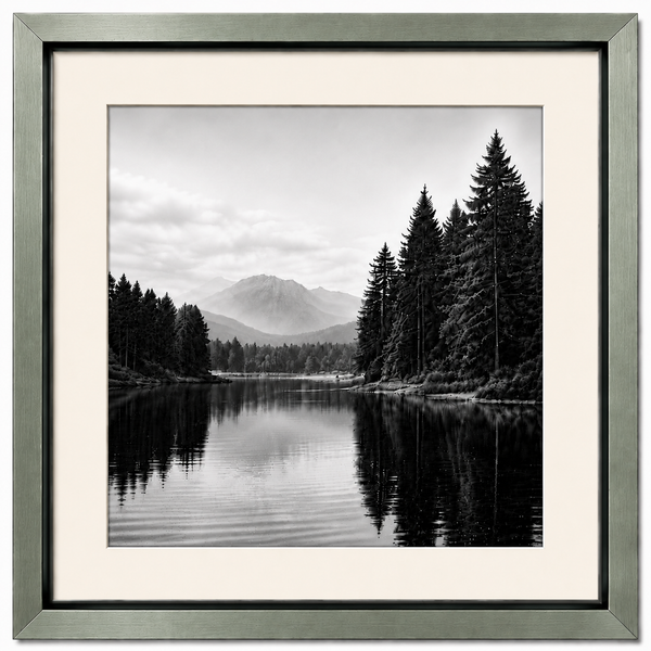 Obsidian Luxe Metal Frame – Premium Glossy Aluminum Picture Frame