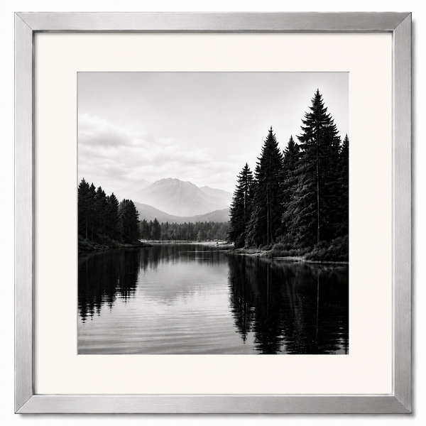 Obsidian Luxe Metal Frame – Premium Glossy Aluminum Picture Frame